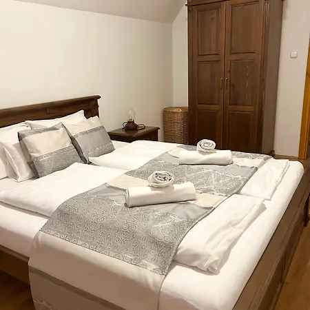 Emese Apartment *