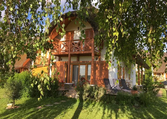 Emese צ'רסגטומאי