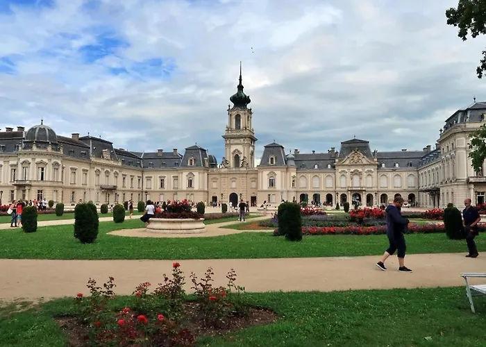 Emese דירה צ'רסגטומאי