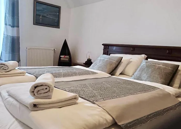 Emese צ'רסגטומאי